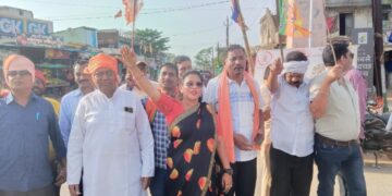 छत्तीसगढ़ की कांग्रेस सरकार शराबबंदी को लेकर झूठे वादे कर सत्ता में आई थी शराबबंदी करना तो दूर आज अवैध शराब की बिक्री एवं नकली शराब बनाकर लोगों की जान से खिलवाड़ कर रही है