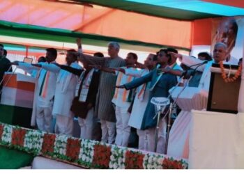 छत्तीसगढ़ के मुखिया श्री भूपेश बघेल ने सभी कांग्रेसियों को संकल्प शिविर में एकता और जीत का दिलाया संकल्प हाथ में हाथ कांग्रेस का साथ