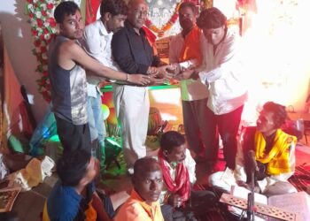 करगी रोड कोटा भारतीय जनता पार्टी सभी मंडलों से स्थानीय प्रत्याशी की मांग की जा रही है दौड़ में आगे चल रहे हैं वेंकट लाल अग्रवाल सभी धार्मिक सामाजिक एवं आम जनता से निरंतर संपर्क करते हुए कमल छाप नरेंद्र मोदी को छत्तीसगढ़ में भाजपा सरकार बनाने का प्रचार करते हुए