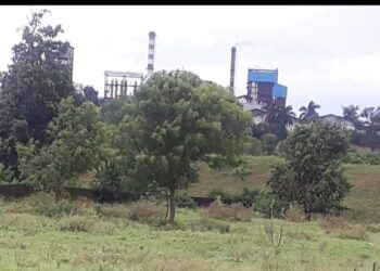 छेरकाबांधा स्थित वेलकम डिस्टलरी प्राइवेट लिमिटेड का कब होगा जांच ग्रामवासी स्कूल के बच्चे अध्यापक हो रहे हैं प्रदूषण का शिकार खेती हो रही है बंजर कब मिलेगा न्याय