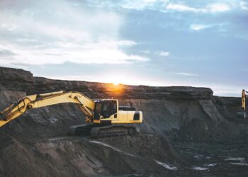 कोटा चारों तरफ पहाड़ से घिरा हुआ है पर अब हरियालियां धीरे-धीरे खत्म होते जा रही है अब चारों तरफ कोयला का पहाड़ नजर आता है माफियाओं द्वारा कोयला डंपिंग बड़ी-बड़ी गाड़ी चलना हवा चलते ही हवा में काले रंग दिखाई देना