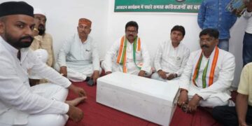 गौरेला ब्लाॅक में कांग्रेस का सेंट्रल कार्यालय का उद्घाटन वरिष्ठ कांग्रेस नेताओं के हाथों फीता काटा गया