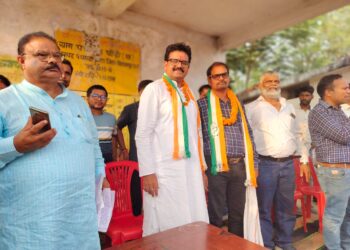 कोटा विधानसभा के निर्दलीय प्रत्याशी प्यारेलाल रात्रे ने कांग्रेस प्रत्याशी अटल श्रीवास्तव एवं कांग्रेस को समर्थन देने की घोषणा की।