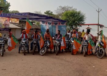 करगीखुर्द कुम्हारपारा,पानी टंकी चुनाव कार्यालय से भव्य बाईक रैली..