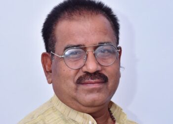 जोन की महत्वपूर्ण यात्री गाड़ियों की परिचालन कोहरे की वजह से नहीं, अडानी के कोहरे की वजह से रद्द की गई है-कांग्रेस।*