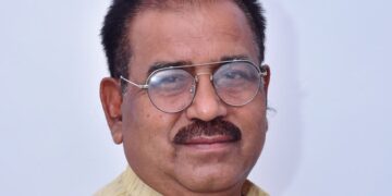 जोन की महत्वपूर्ण यात्री गाड़ियों की परिचालन कोहरे की वजह से नहीं, अडानी के कोहरे की वजह से रद्द की गई है-कांग्रेस।*