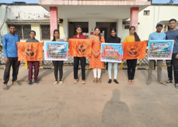 भव्य अमर तिरंगा शोभा यात्रा कोटा नगर में एवं आस पास के समस्त छात्र छात्राओं एवं नगर वासियों एवं सभी जाति सभी धर्म एवं सभी समाज के सभी व्यक्तियों के द्वारा तिरंगे के सम्मान में सभी स्वागत एवं अभिवादन करते हैं।