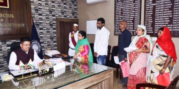 *कलेक्टर ने जनदर्शन में सुनी आम लोगों की समस्याएं*