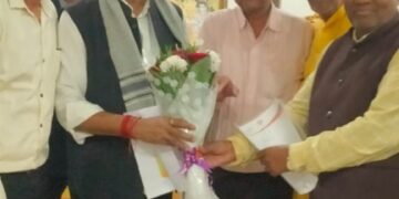 भारतीय जनता पार्टी के वरिष्ठ नेता मंत्री स्कूल शिक्षा उच्च शिक्षा संसदीय कार्य धार्मिक न्यास पर्यटन मंडल एवं संस्कृति विभाग माननीय बृजमोहन अग्रवाल जी से मुलाकात कर करगी रोड पर्यटन नगरी सिद्ध बाबा का दर्शन मां नारायणी के प्रांगण में सम्मान समारोह मैं शामिल होने हेतु निमंत्रण दिया