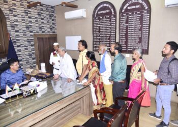 *कलेक्टर ने जनदर्शन में सुनी आम लोगों की समस्याएं*