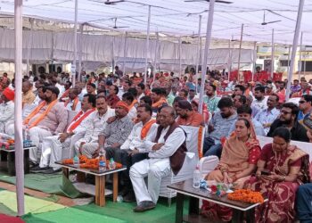 करगी रोड कोटा में कृषक उन्नति योजना खरीदी के अंतर्गत धान खरीदी अंतर की राशि का वितरण किया गया