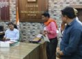 करगी रोड कोटा नगर की और लोगों की विभिन्न समस्याओं को लेकर आज बिलासपुर कलेक्टर अवनीश शरण से मिलकर उन्हें समस्याओं से अवगत कराकर जल्द से जल्द निराकरण का निवेदन किया गया