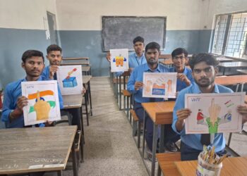 *मतदाता जागरूकता कार्यक्रमसमूह की दीदियों ने खेली स्वीप होली*