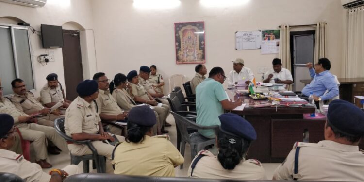 *बाल विवाह रोकथाम के संबंध में एडीएम ने ली अधिकारियों की संयुक्त बैठक* 