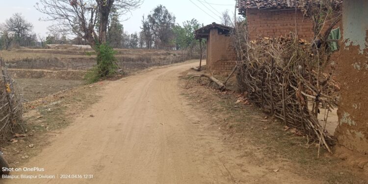 *कोटा जनपद पंचायत के ग्राम पंचायत करही कछार के आश्रित ग्राम केकराडीह,खोलीपरा की समस्या को नजर अंदाज करना जारी है जनप्रतिनिधियों द्वारा किए जाने वाले विकास के दावों पर भी अब सवाल उठने लगे हैं*