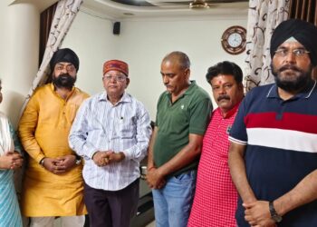 *बिल्हा विधायक व पूर्व विधानसभा अध्यक्ष धरम कौशिक नईदुनिया के संपादक डॉ सुनील गुप्ता के निवास पहुंचकर दी श्रद्धाजंलि*