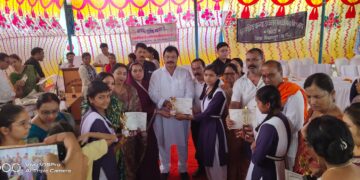 कन्या स्कूल में शाला प्रवेश उत्सव एवं साइकिल वितरण,शासकीय उच्चतर माध्यमिक विद्यालय कोटा के प्रांगण में शाला प्रवेश उत्सव एवं सरस्वती साइकिल योजना के अंतर्गत साइकिल वितरण किया गया.