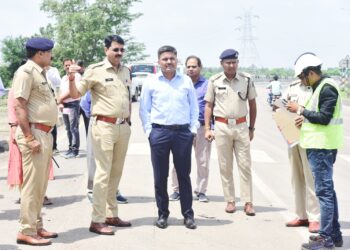 *कलेक्टर-एसपी ने किया ब्लैक स्पॉट का निरीक्षण*