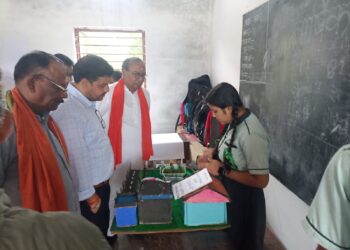 बाल वैज्ञानिकों ने दिखाई अपनी प्रतिभा कहां अब हम बेरोजगार नहीं 