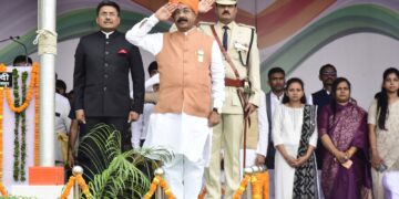 *स्वतंत्रता दिवस पर उप मुख्यमंत्री श्री अरूण साव ने फहराया तिरंगा*