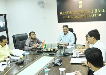 *पीडीएस का चावल खरीदने वाले दुकानदारों पर होगी सख्त कार्रवाई: कलेक्टर*