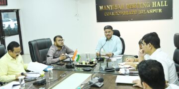 *पीडीएस का चावल खरीदने वाले दुकानदारों पर होगी सख्त कार्रवाई: कलेक्टर*