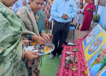 सरस्वती शिशु मंदिर उच्चतर माध्यमिक विद्यालय करगी रोड कोटा में बाल दिवस एवं गुरु नानक जी की जयंती अर्थात प्रकाश पर्व की पावन अवसर पर विद्यालय में आनंद मेला एवं सांस्कृतिक कार्यक्रम का आयोजन किया गया