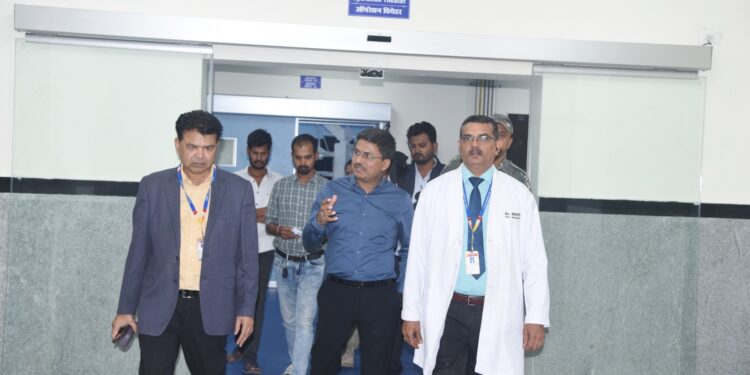 *कलेक्टर ने सुपर स्पेशलिटी हॉस्पिटल का किया निरीक्षण* 