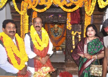 उप मुख्यमंत्री श्री अरुण साव जी के जन्म दिवस रतनपुर में भी धूमधाम से मनाया गया। श्री साव ने मंदिर का दर्शन कर मां महामाया देवी जी का आशीर्वाद लिया। राज्य की खुशहाली और समृद्धि की कामना की।