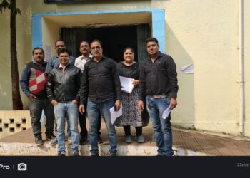 तहसील पटवारी संघ कोटा के पटवारियों ने आज विरोध स्वरूप काले कपड़े में ऑफलाइन काम किया।