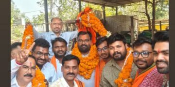 भारतीय जनता पार्टी भाजपा से निर्विरोध नगर पंचायत-उपाध्यक्ष चुने गए प्रदीप कौशिक जी नगर पंचायत अध्यक्ष सहित 15 वार्ड-पार्षदों पदाधिकारी एवं युवा कार्यकर्ताओं ने दी बढ़ चढ़कर बधाई