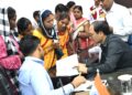 *कलेक्टर ने जनदर्शन में सुनी लोगों की समस्याएं समूह की दीदियों ने लंबित मानदेय के लिए दिया आवेदन*