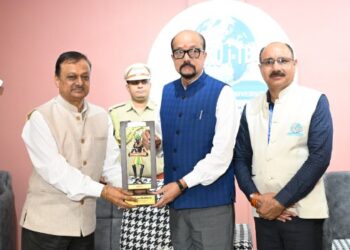 *शिक्षक ऐसा पढ़ाएं जिसे विद्यार्थी जीवन भर याद रखें-राज्यपाल राज्यपाल श्री डेका ने डॉ सी वी रमन विश्वविद्यालय का किया औचक निरीक्षण*