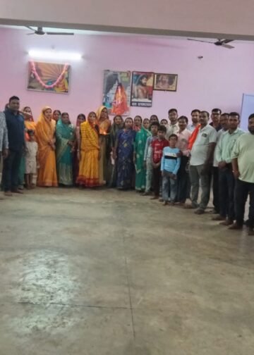 साहू समाज की आराध्य देवी माँ कर्मा माता जी के जयंती के उपलक्ष्य में नगर साहू समाज कोटा के द्वारा कर्मा भवन में आरती कर जयंती मनाया गया जिसमें साहू समाज नगर अध्यक्ष समस्त पदाधिकारी एवं पंच सामाजिक बंधु एवं मातृशक्ति उपस्थित रहे