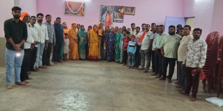 साहू समाज की आराध्य देवी माँ कर्मा माता जी के जयंती के उपलक्ष्य में नगर साहू समाज कोटा के द्वारा कर्मा भवन में आरती कर जयंती मनाया गया जिसमें साहू समाज नगर अध्यक्ष समस्त पदाधिकारी एवं पंच सामाजिक बंधु एवं मातृशक्ति उपस्थित रहे