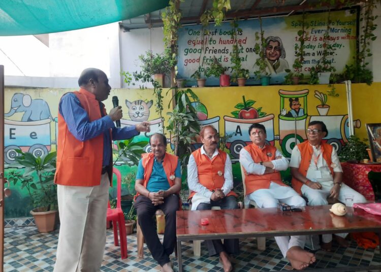 वन्देमातरम मित्र मंडल की छठवी बैठक गुडविल पब्लिक स्कूल कोटा में हुई सम्पन्न बिलासपुर व कोटा के सनातन धर्म प्रेमी हिंदुस्तानी बंधु हुए उपस्थित।